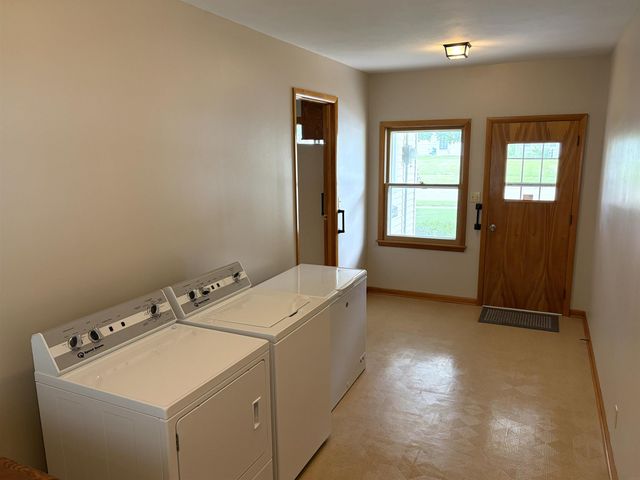 803 S Adams Street, Wellsburg, IA 50680