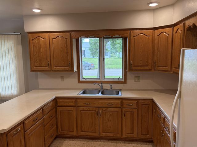 803 S Adams Street, Wellsburg, IA 50680