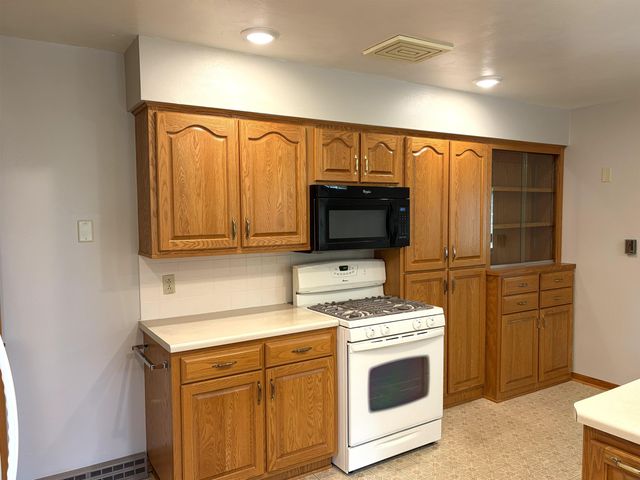 803 S Adams Street, Wellsburg, IA 50680