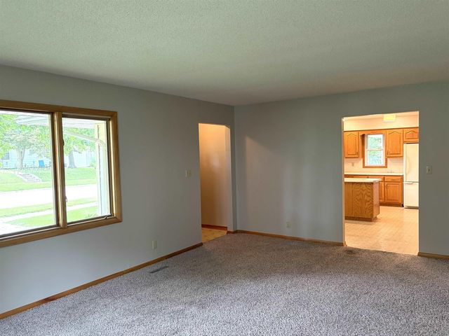 803 S Adams Street, Wellsburg, IA 50680