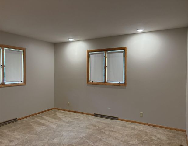 803 S Adams Street, Wellsburg, IA 50680