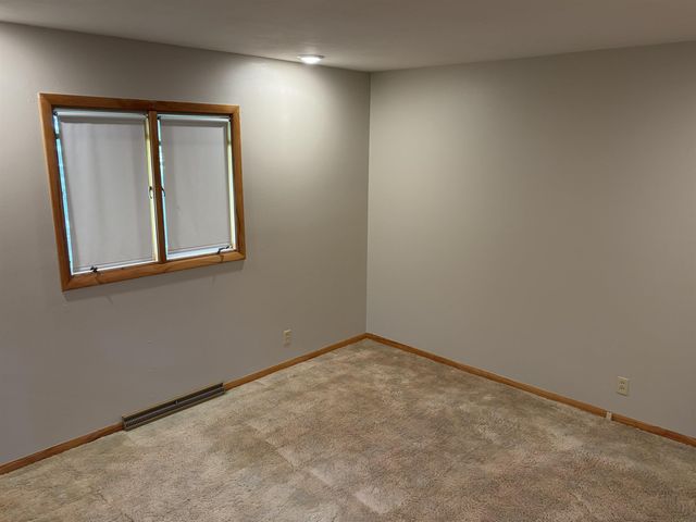 803 S Adams Street, Wellsburg, IA 50680