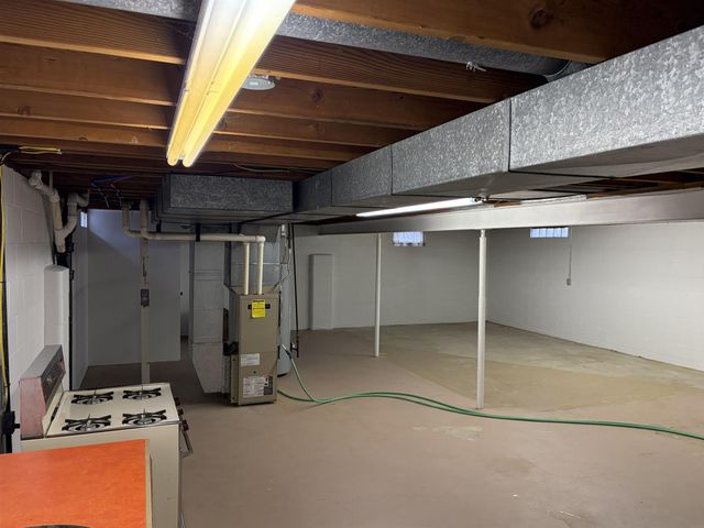 803 S Adams Street, Wellsburg, IA 50680