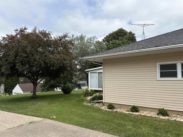 803 S Adams Street, Wellsburg, IA 50680