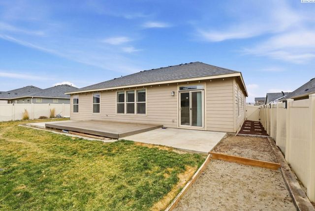 104 Bravo Street, Moxee City, WA 98936