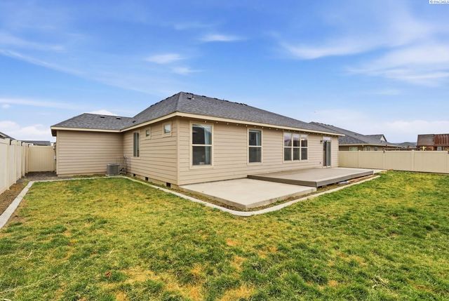 104 Bravo Street, Moxee City, WA 98936