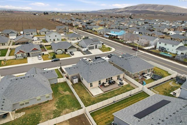 104 Bravo Street, Moxee City, WA 98936