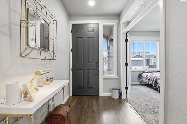 104 Bravo Street, Moxee City, WA 98936