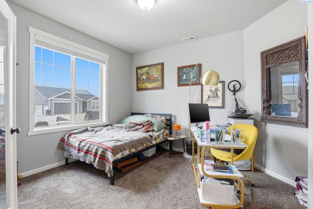 104 Bravo Street, Moxee City, WA 98936