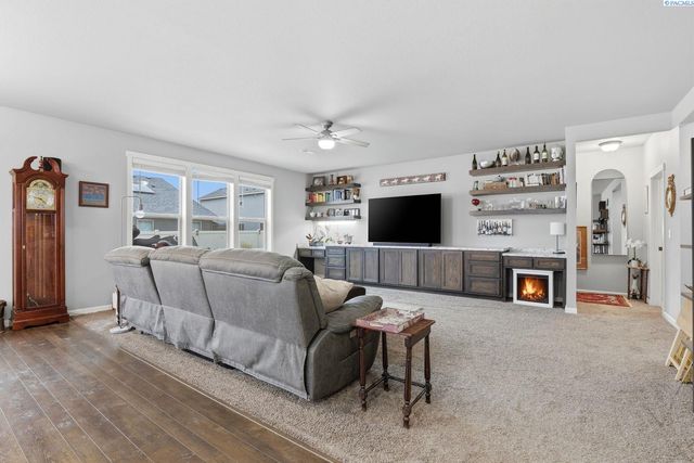 104 Bravo Street, Moxee City, WA 98936