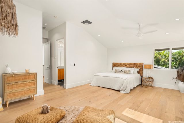 4670 Kahala Avenue, Honolulu, HI 96816