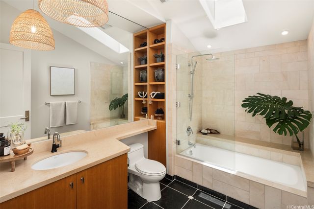 4670 Kahala Avenue, Honolulu, HI 96816