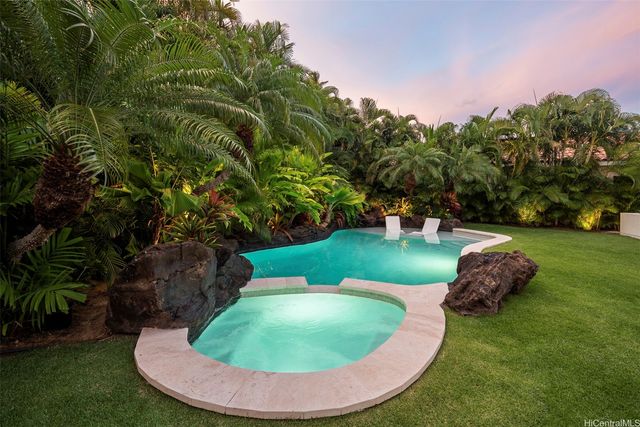 4670 Kahala Avenue, Honolulu, HI 96816