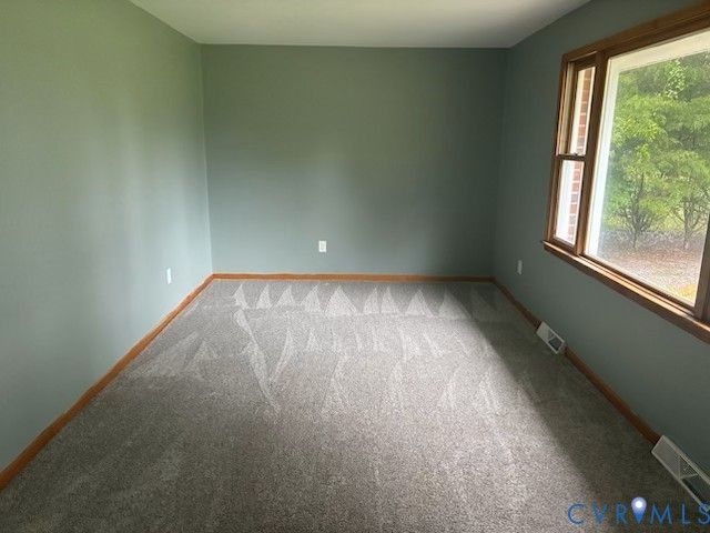2000 Point Of Rocks Rd, Chester, VA 23836