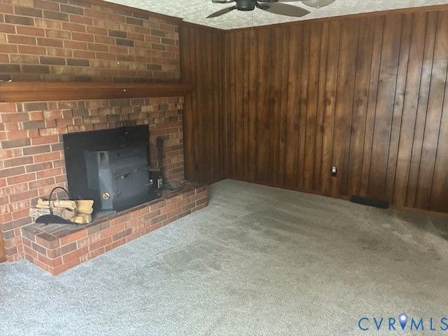 2000 Point Of Rocks Rd, Chester, VA 23836