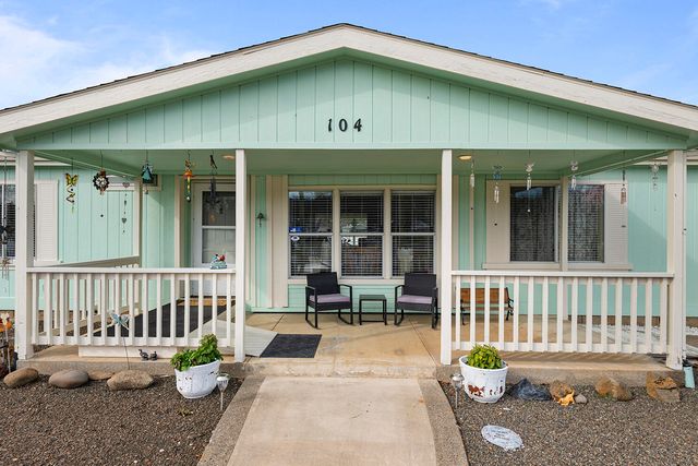 104 Hart Circle, Shady Cove, OR 97539