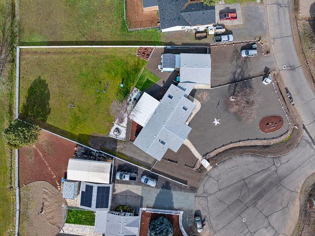 104 Hart Circle, Shady Cove, OR 97539