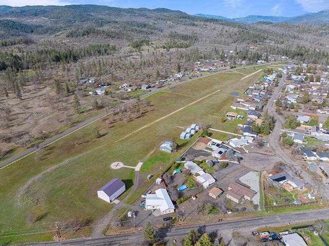 104 Hart Circle, Shady Cove, OR 97539