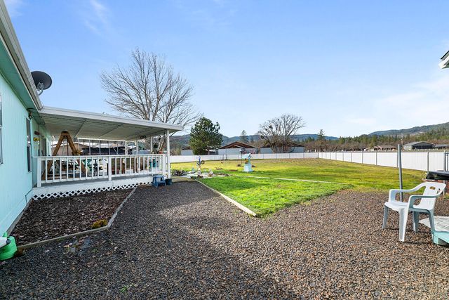 104 Hart Circle, Shady Cove, OR 97539