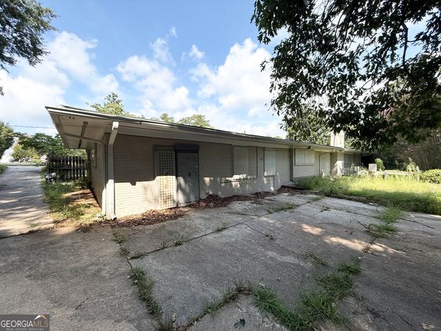 802 Kenilworth Circle, Stone Mountain, GA 30083