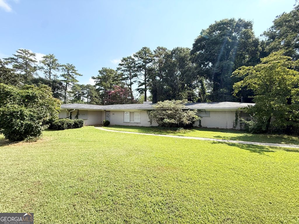 802 Kenilworth Circle, Stone Mountain, GA 30083
