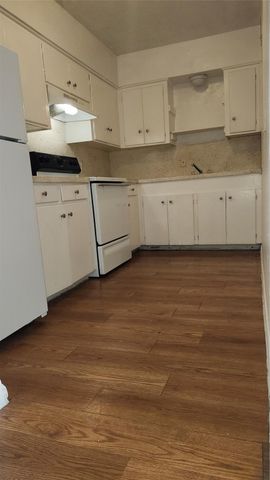 105 Avondale Street 16, Houston, TX 77006