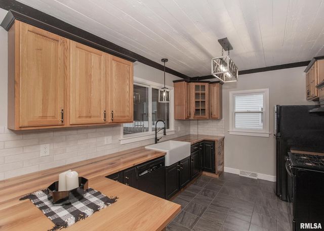 213 N WILLIAMS Street, Geneseo, IL 61254