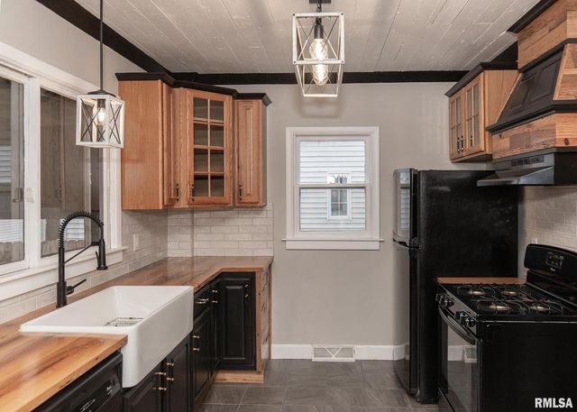 213 N WILLIAMS Street, Geneseo, IL 61254