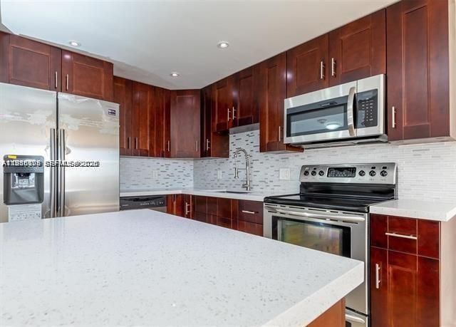 13499 Biscayne Blvd 912, North Miami, FL 33181