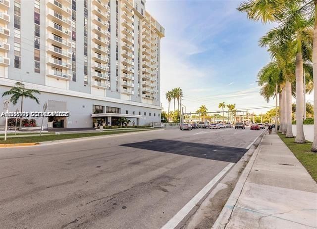 13499 Biscayne Blvd 912, North Miami, FL 33181