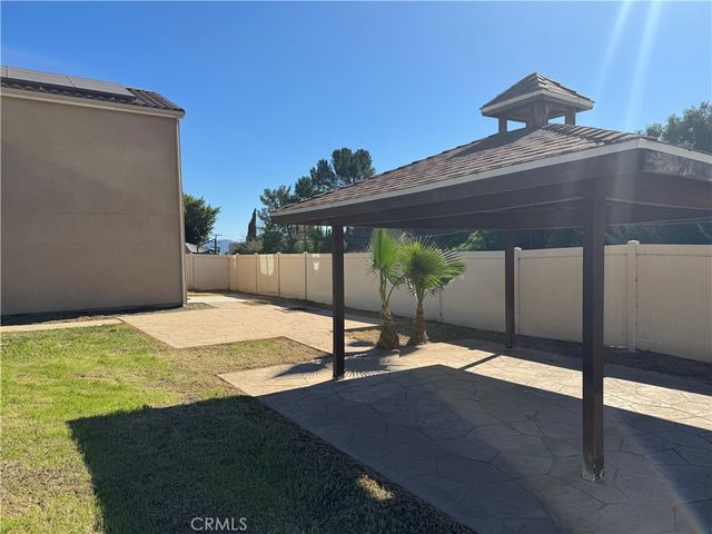 12265 N Lima, Sylmar, CA 91342