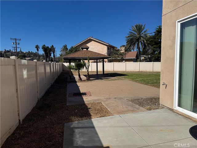 12265 N Lima, Sylmar, CA 91342