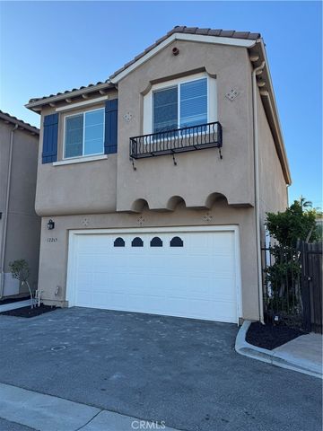 12265 N Lima, Sylmar, CA 91342