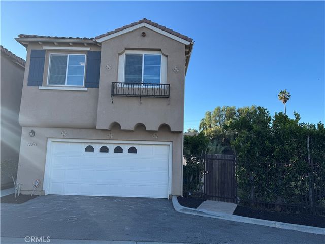 12265 N Lima, Sylmar, CA 91342