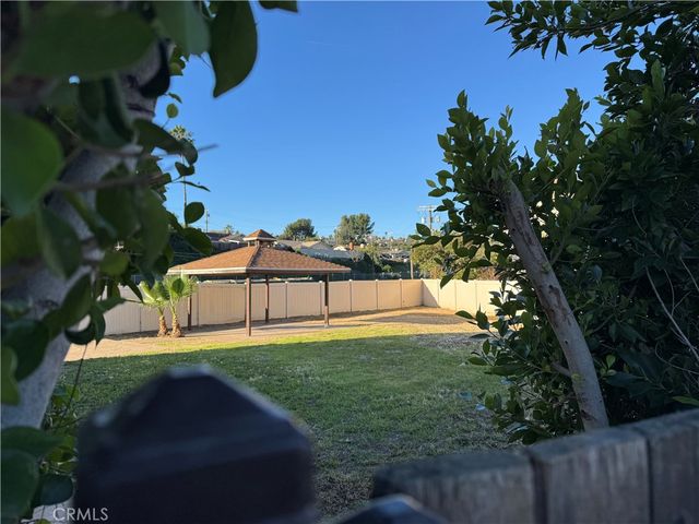 12265 N Lima, Sylmar, CA 91342
