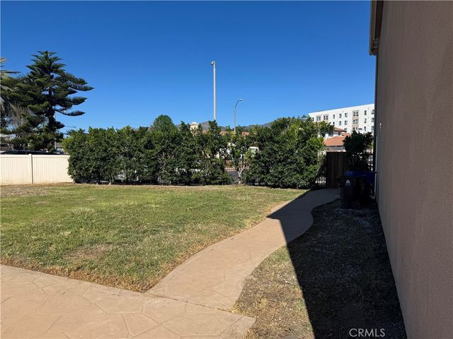 12265 N Lima, Sylmar, CA 91342