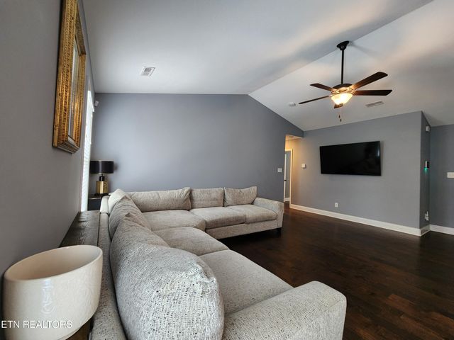 7928 Poplar Grove Lane, Powell, TN 37849