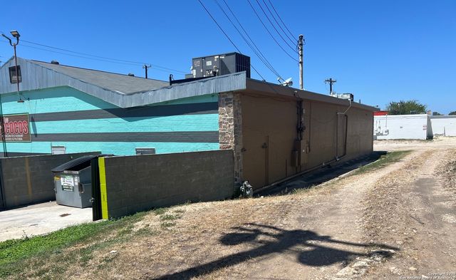 1502 Bandera, San Antonio, TX 78228
