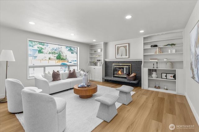 16032 22nd Avenue W, Lynnwood, WA 98087