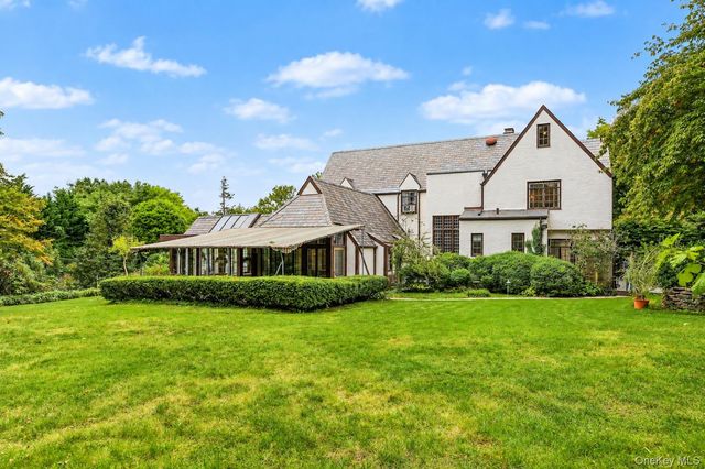 50 Circle Drive, Manhasset, NY 11030