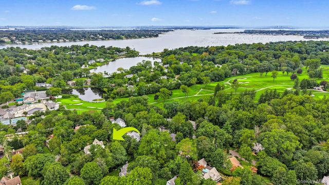 50 Circle Drive, Manhasset, NY 11030
