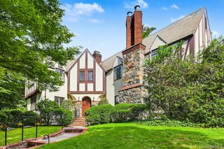50 Circle Drive, Manhasset, NY 11030