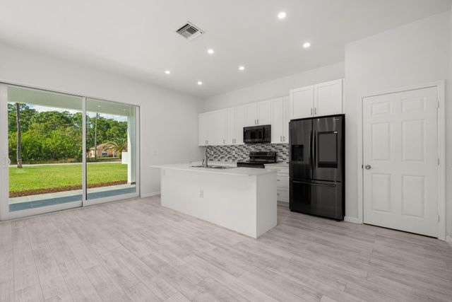 9007 Placid Lakes Blvd, Lake Placid, FL 33852