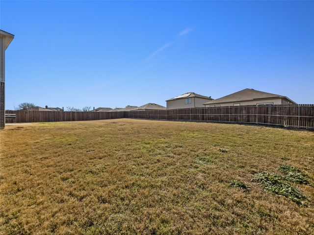 477 Bank Way, Crowley, TX 76036