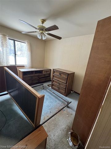 5705 Lake Grove Drive, White Lake, MI 48383