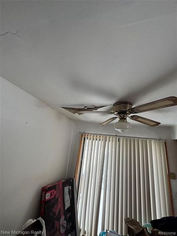 5705 Lake Grove Drive, White Lake, MI 48383