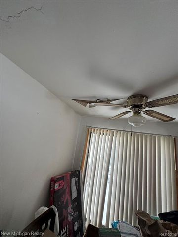 5705 Lake Grove Drive, White Lake, MI 48383