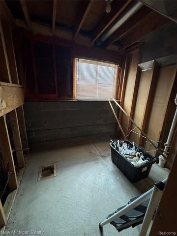 5705 Lake Grove Drive, White Lake, MI 48383