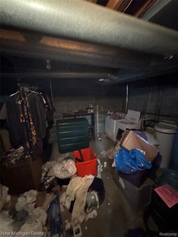 5705 Lake Grove Drive, White Lake, MI 48383