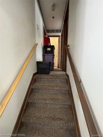 5705 Lake Grove Drive, White Lake, MI 48383